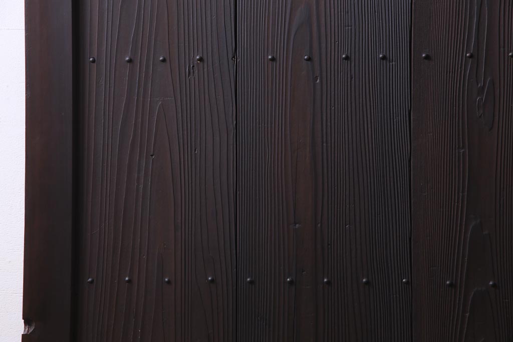 和製アンティーク　大正昭和初期　ヒノキ材の木肌と格子が上品な雰囲気を醸し出す蔵戸(建具、引き戸、玄関戸)