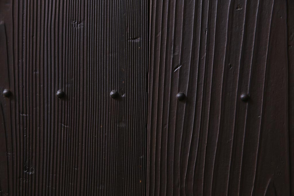 和製アンティーク　大正昭和初期　ヒノキ材の木肌と格子が上品な雰囲気を醸し出す蔵戸(建具、引き戸、玄関戸)