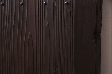 和製アンティーク　大正昭和初期　ヒノキ材の木肌と格子が上品な雰囲気を醸し出す蔵戸(建具、引き戸、玄関戸)