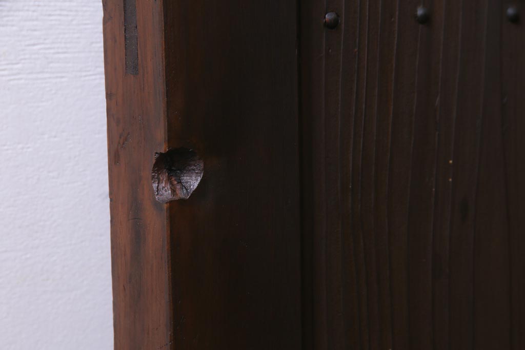 和製アンティーク　大正昭和初期　ヒノキ材の木肌と格子が上品な雰囲気を醸し出す蔵戸(建具、引き戸、玄関戸)