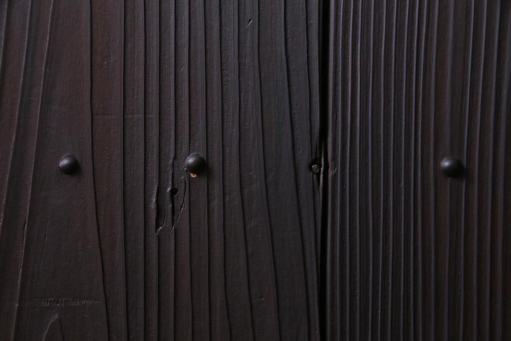 和製アンティーク　大正昭和初期　ヒノキ材の木肌と格子が上品な雰囲気を醸し出す蔵戸(建具、引き戸、玄関戸)