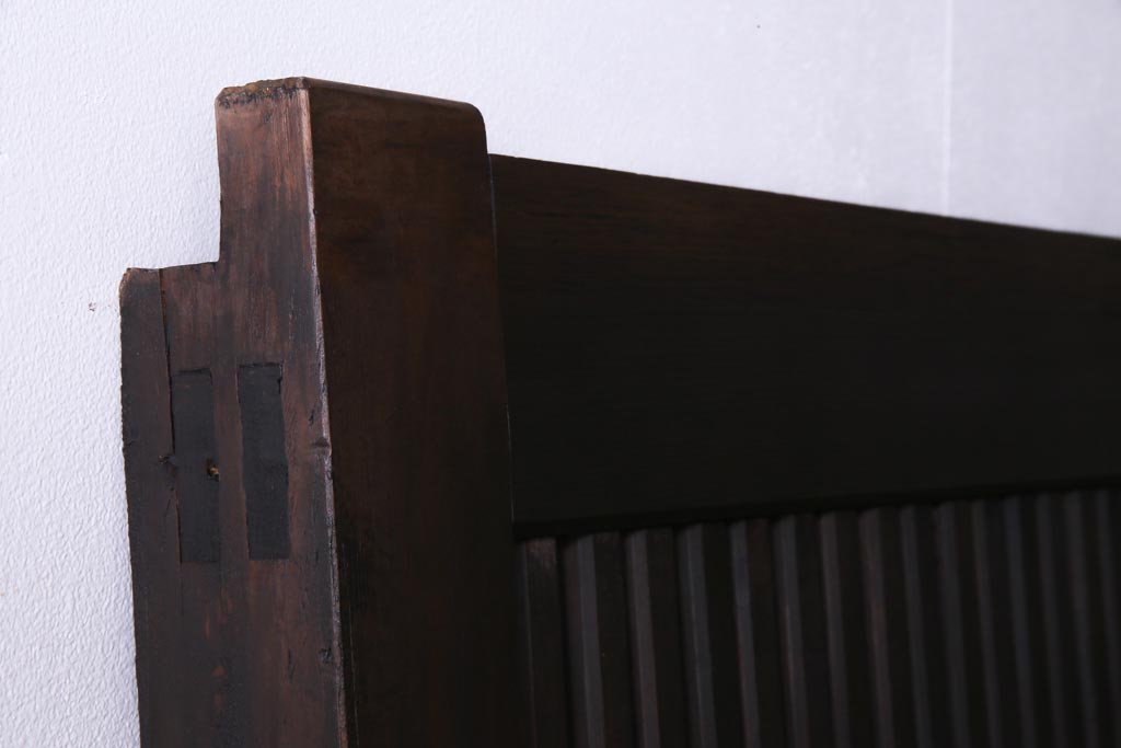 和製アンティーク　大正昭和初期　ヒノキ材の木肌と格子が上品な雰囲気を醸し出す蔵戸(建具、引き戸、玄関戸)