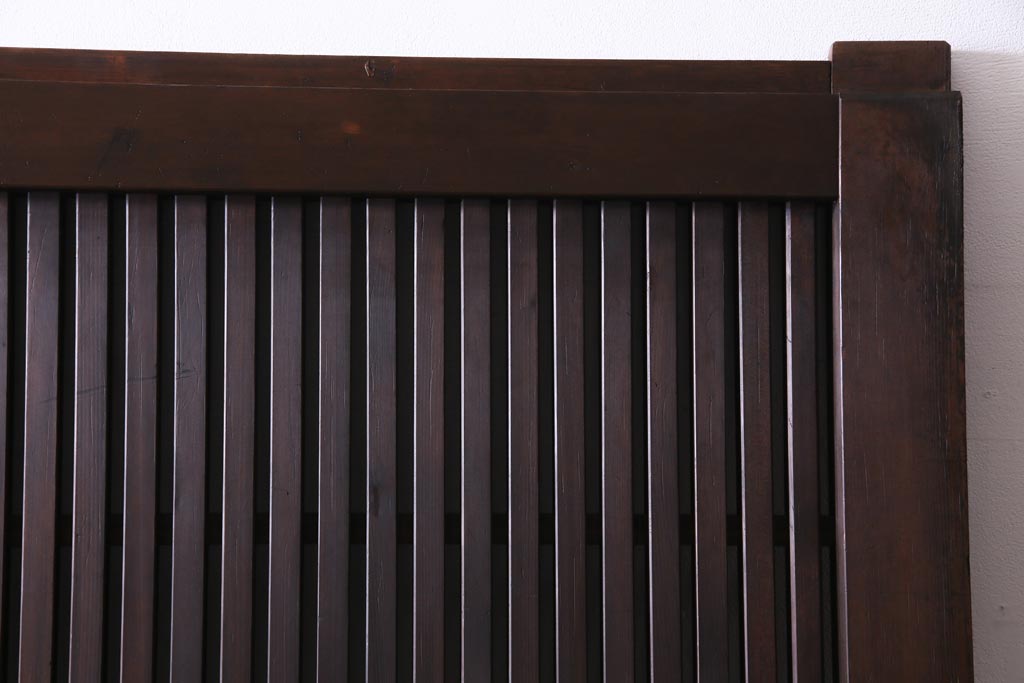 和製アンティーク　大正昭和初期　ヒノキ材の木肌と格子が上品な雰囲気を醸し出す蔵戸(建具、引き戸、玄関戸)