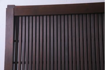 和製アンティーク　大正昭和初期　ヒノキ材の木肌と格子が上品な雰囲気を醸し出す蔵戸(建具、引き戸、玄関戸)