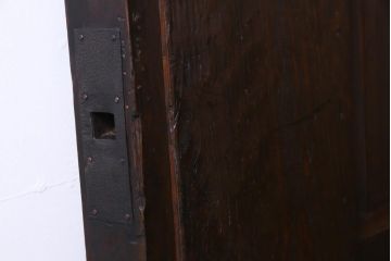 和製アンティーク　大正昭和初期　ヒノキ材の木肌と格子が上品な雰囲気を醸し出す蔵戸(建具、引き戸、玄関戸)