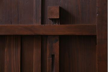 和製アンティーク　大正昭和初期　ヒノキ材の木肌と格子が上品な雰囲気を醸し出す蔵戸(建具、引き戸、玄関戸)