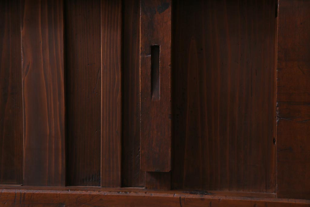 和製アンティーク　大正昭和初期　ヒノキ材の木肌と格子が上品な雰囲気を醸し出す蔵戸(建具、引き戸、玄関戸)