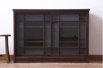 リメイク家具　ダイヤガラス入り　古い建具を使ったレトロな雰囲気あふれるガラス戸棚(収納棚、サイドボード)
