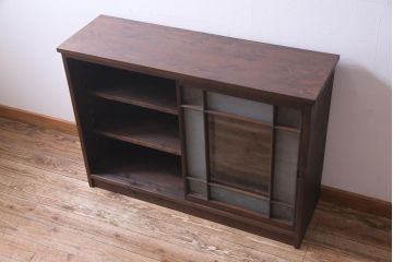 リメイク家具　ダイヤガラス入り　古い建具を使ったレトロな雰囲気あふれるガラス戸棚(収納棚、サイドボード)