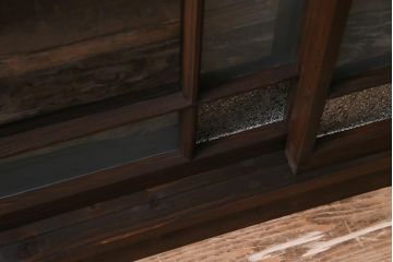 リメイク家具　ダイヤガラス入り　古い建具を使ったレトロな雰囲気あふれるガラス戸棚(収納棚、サイドボード)