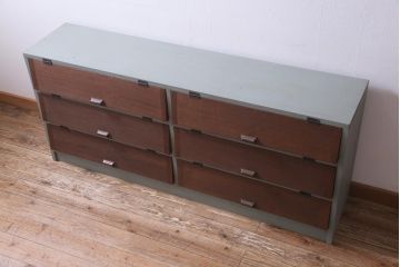 リメイク家具　ペイント　レトロスタイルのアクセントにおすすめなパタパタ扉の収納棚(戸棚、リビングボード)