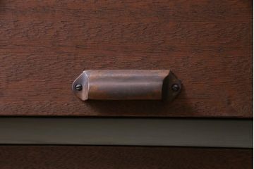 リメイク家具　ペイント　レトロスタイルのアクセントにおすすめなパタパタ扉の収納棚(戸棚、リビングボード)