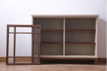 ペイント家具　古建具リメイク　モールガラス・ダイヤガラス　優しげであたたかみ感じる収納棚(ガラス戸棚、サイドボード)