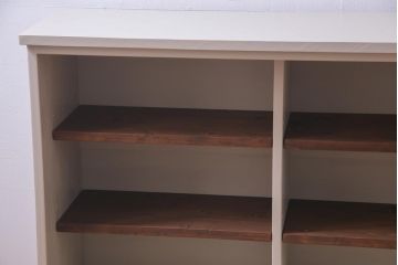 ペイント家具　古建具リメイク　モールガラス・ダイヤガラス　優しげであたたかみ感じる収納棚(ガラス戸棚、サイドボード)