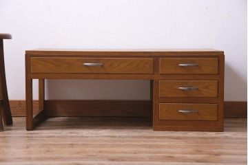 レトロ家具　昭和レトロ　栓材　温もり溢れる明るい色味の文机(片袖机)
