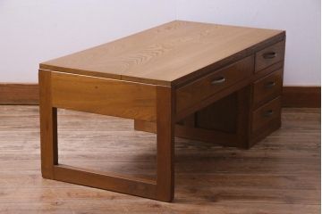 レトロ家具　昭和レトロ　栓材　温もり溢れる明るい色味の文机(片袖机)