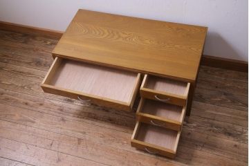 レトロ家具　昭和レトロ　栓材　温もり溢れる明るい色味の文机(片袖机)