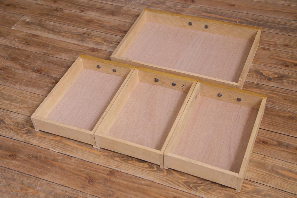 レトロ家具　昭和レトロ　栓材　温もり溢れる明るい色味の文机(片袖机)