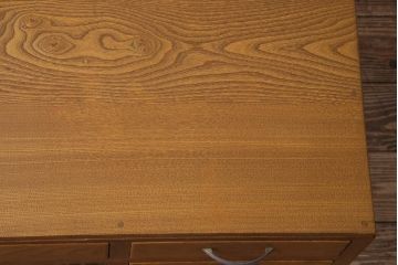 レトロ家具　昭和レトロ　栓材　温もり溢れる明るい色味の文机(片袖机)