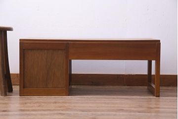 レトロ家具　昭和レトロ　栓材　温もり溢れる明るい色味の文机(片袖机)