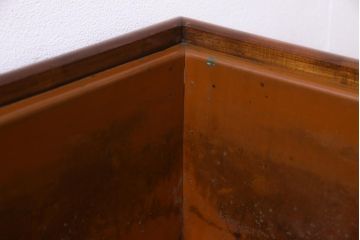 アンティーク雑貨　指物家具　大正昭和初期　桐・桑材　縦桟の透かしが個性的な品の良い長火鉢(木製火鉢)