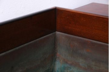 アンティーク雑貨　和製アンティーク　特大!　猫板付き　真鍮引手　総ケヤキ　玉杢材を贅沢に使用した希少な長火鉢(木製火鉢)