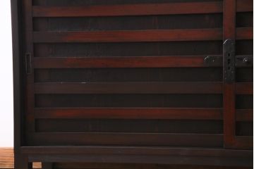 ラフジュ工房オリジナル　明治期の建具を活用した味のある佇まいの戸棚(収納棚)