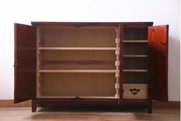 アンティーク家具　当店リメイク　岩谷堂箪笥　収納棚として使える2way脚付サイドボード(衣装箪笥、和タンス)