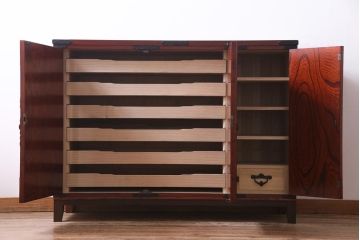 アンティーク家具　当店リメイク　岩谷堂箪笥　収納棚として使える2way脚付サイドボード(衣装箪笥、和タンス)