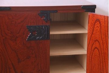 アンティーク家具　当店リメイク　岩谷堂箪笥　収納棚として使える2way脚付サイドボード(衣装箪笥、和タンス)