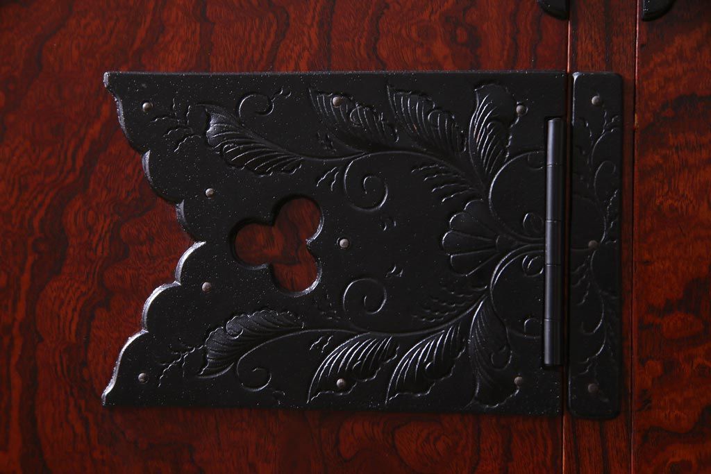 アンティーク家具　当店リメイク　岩谷堂箪笥　収納棚として使える2way脚付サイドボード(衣装箪笥、和タンス)