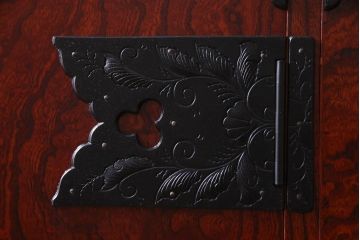 アンティーク家具　当店リメイク　岩谷堂箪笥　収納棚として使える2way脚付サイドボード(衣装箪笥、和タンス)