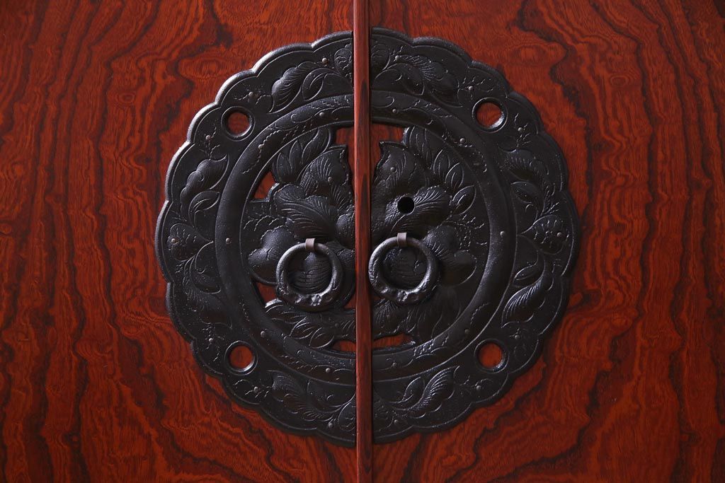 アンティーク家具　当店リメイク　岩谷堂箪笥　収納棚として使える2way脚付サイドボード(衣装箪笥、和タンス)