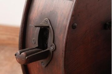 アンティーク雑貨 イギリスアンティーク HARRODS 手回し式 ナイフクリーナー・シャープナー(包丁研ぎ機、ディスプレイ)