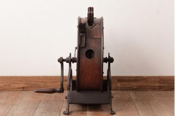 アンティーク雑貨 イギリスアンティーク HARRODS 手回し式 ナイフクリーナー・シャープナー(包丁研ぎ機、ディスプレイ)