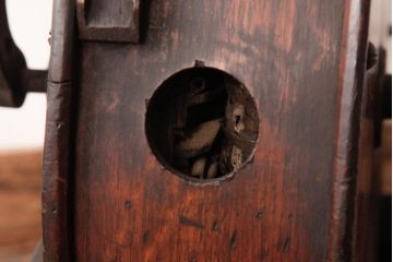 アンティーク雑貨 イギリスアンティーク HARRODS 手回し式 ナイフクリーナー・シャープナー(包丁研ぎ機、ディスプレイ)