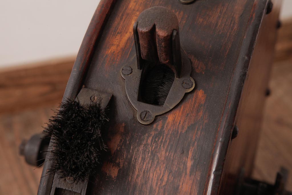 アンティーク雑貨 イギリスアンティーク HARRODS 手回し式 ナイフクリーナー・シャープナー(包丁研ぎ機、ディスプレイ)