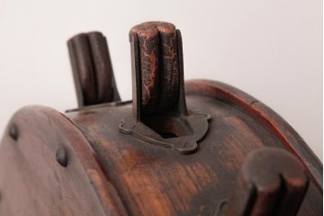 アンティーク雑貨 イギリスアンティーク HARRODS 手回し式 ナイフクリーナー・シャープナー(包丁研ぎ機、ディスプレイ)