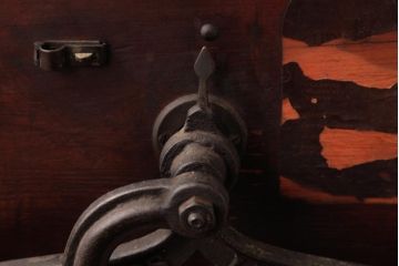 アンティーク雑貨 イギリスアンティーク HARRODS 手回し式 ナイフクリーナー・シャープナー(包丁研ぎ機、ディスプレイ)