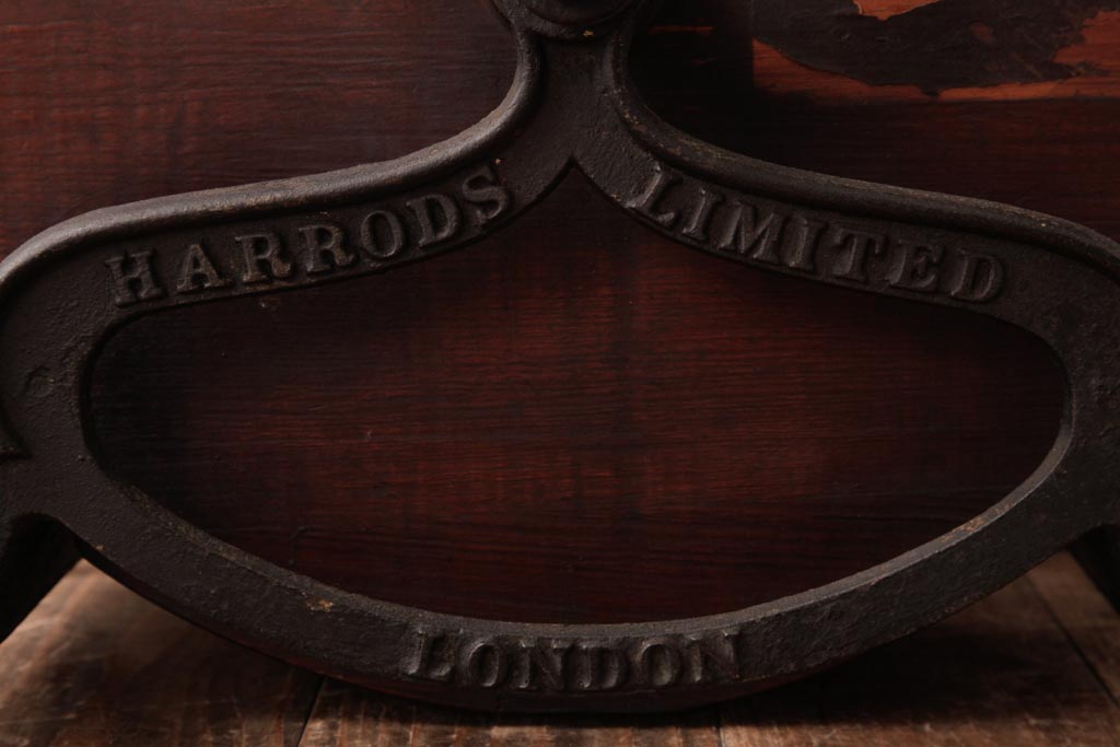 アンティーク雑貨 イギリスアンティーク HARRODS 手回し式 ナイフクリーナー・シャープナー(包丁研ぎ機、ディスプレイ)