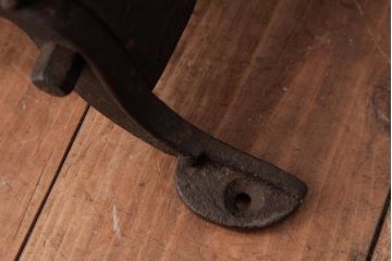 アンティーク雑貨 イギリスアンティーク HARRODS 手回し式 ナイフクリーナー・シャープナー(包丁研ぎ機、ディスプレイ)