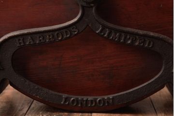 アンティーク雑貨 イギリスアンティーク HARRODS 手回し式 ナイフクリーナー・シャープナー(包丁研ぎ機、ディスプレイ)