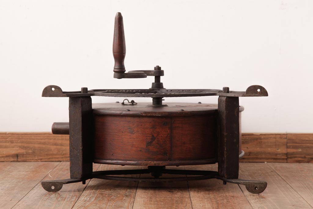 アンティーク雑貨 イギリスアンティーク HARRODS 手回し式 ナイフクリーナー・シャープナー(包丁研ぎ機、ディスプレイ)