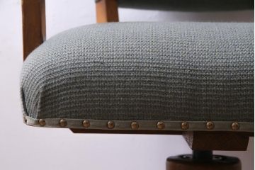 レトロ家具　昭和レトロ　ナラ材　色合いが優しげな回転チェア(回転椅子、アームチェア、イス)