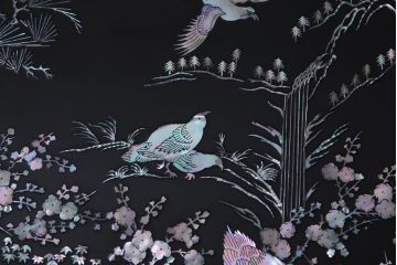 中古　民芸家具　ガラス天板付き　大振り　漆黒に映える螺鈿が美しい座卓(ローテーブル)(定価約100万円)