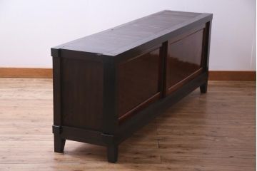 アンティーク家具　和製アンティーク　米沢産　漆塗り　ケヤキの玉杢が美しい脚付きローボード(収納棚、戸棚)