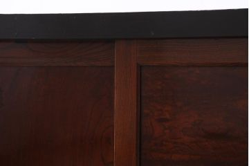 アンティーク家具　和製アンティーク　米沢産　漆塗り　ケヤキの玉杢が美しい脚付きローボード(収納棚、戸棚)