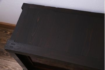 アンティーク家具　和製アンティーク　米沢産　漆塗り　ケヤキの玉杢が美しい収納棚(ローボード、戸棚)
