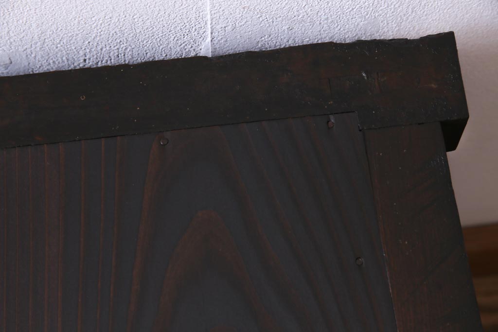 アンティーク家具　和製アンティーク　米沢産　漆塗り　ケヤキの玉杢が美しい収納棚(ローボード、戸棚)