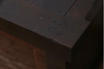 アンティーク家具　和製アンティーク　米沢産　漆塗り　ケヤキの玉杢が美しい収納棚(ローボード、戸棚)